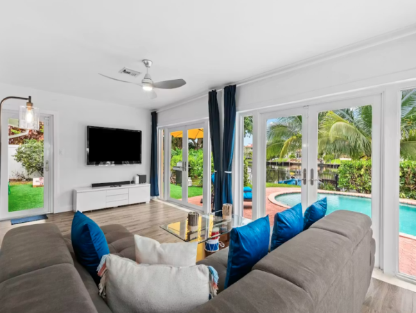 Luxurious Fort Lauderdale River Access with Heated Pool & Kayaks